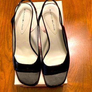 Bandlino Black Patent Sandals